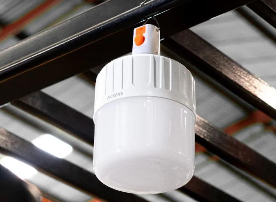 El bombillo recargable LED de Pickens es un producto de emergencia multiuso
