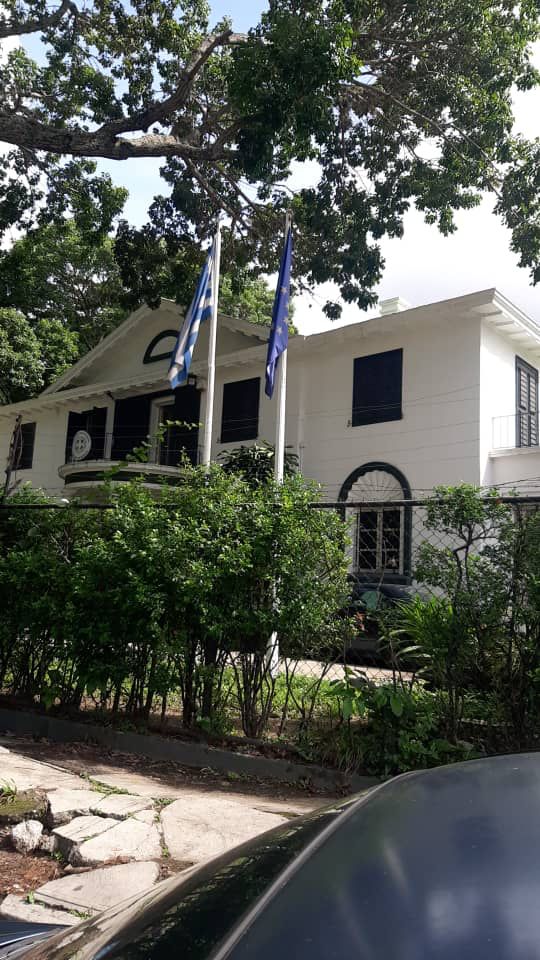 Griegos en Venezuela rechazan cierre de embajada en Caracas