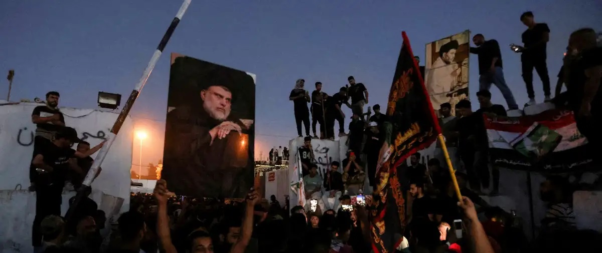 Manifestantes queman una embajada en Irak: Sepa por qué