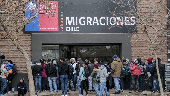 Chile inicia proceso para regularizar a migrantes en el país