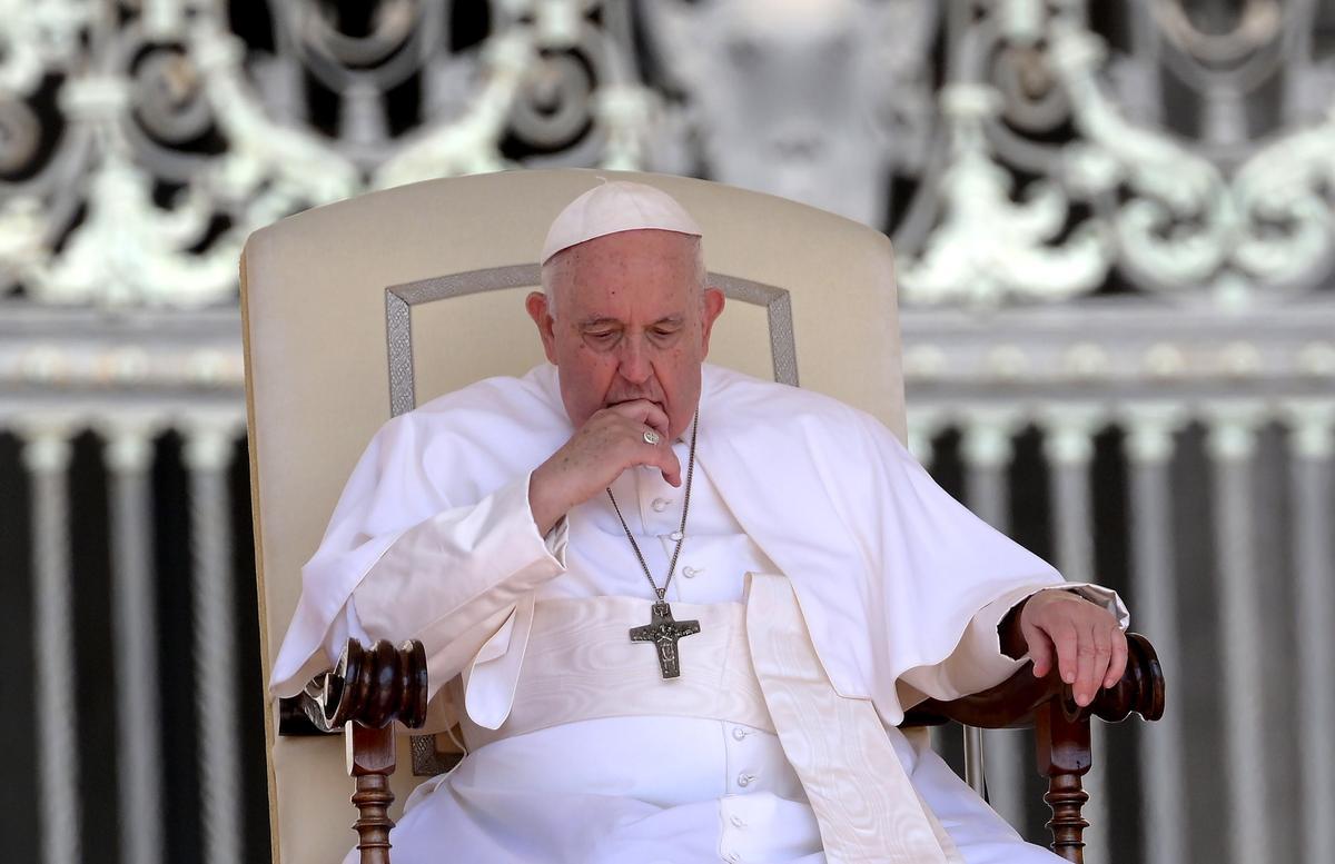 El papa Francisco se reúne con grupo transgénero en el Vaticano