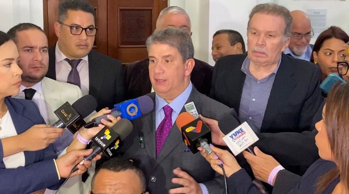 LO ÚLTIMO: Diputado Correa ofrece detalles sobre entrevistas con candidatos a rectores del CNE