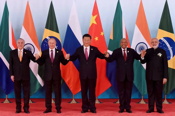 ¿Qué ocurre? Alianza BRICS discute abandonar el dólar para transacciones internacionales