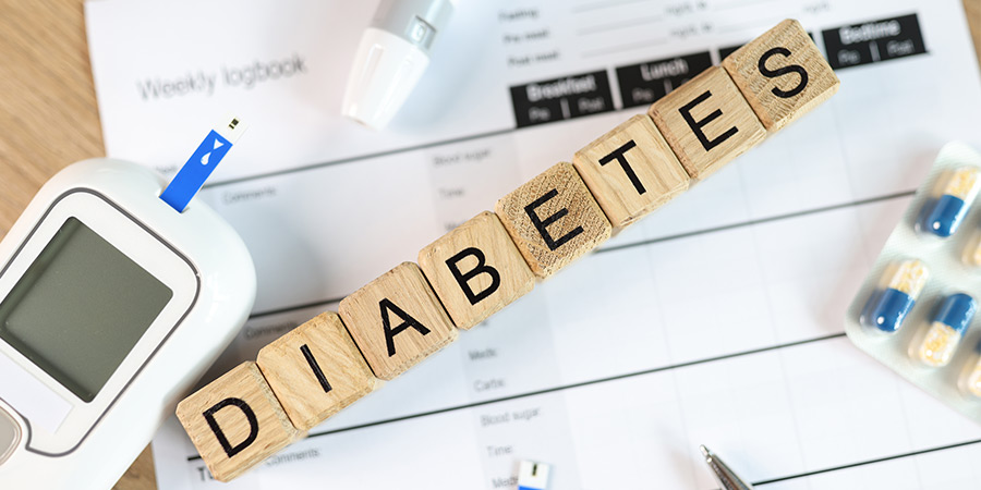 ¿Qué causa la diabetes no controlada?