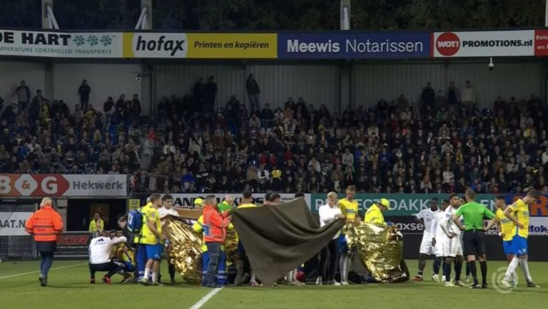 Portero del Waalwijk inconsciente tras choque durante el partido (+Video)