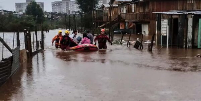 Sube la cifra de víctimas de las inundaciones por ciclón en Brasil