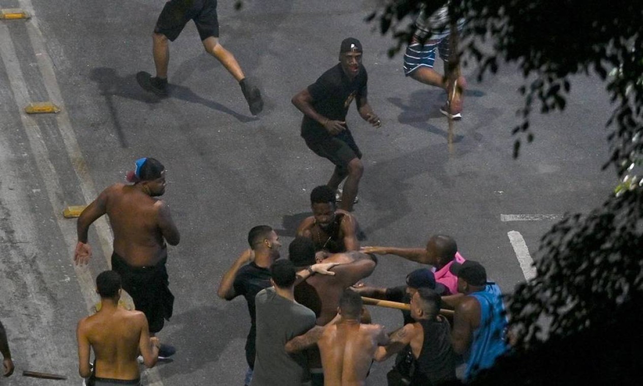 Fuertes disturbios en Río de Janeiro por hinchas de fútbol