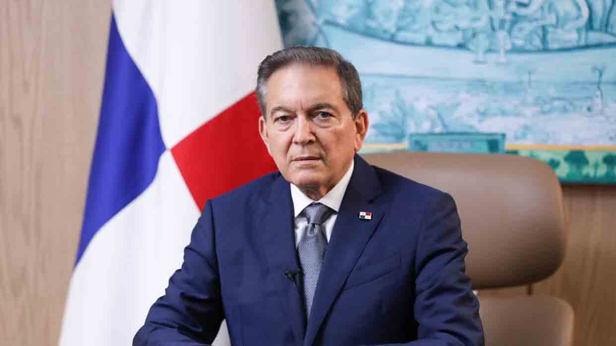 Presidente de Panamá anuncia consulta popular sobre el contrato minero