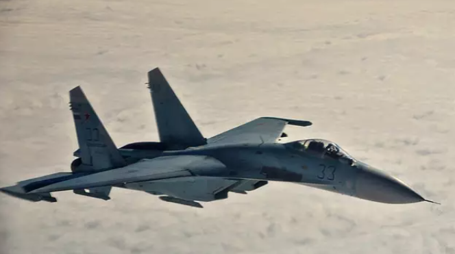 LO ÚLTIMO: Avión de combate ruso intercepta dos cazas estadounidenses