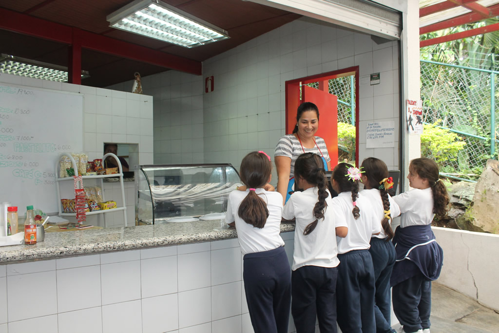 ¿Sabes cuáles alimentos no se deben vender en las cantinas escolares venezolanas?
