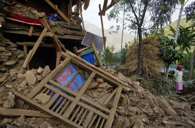 Tras días del terremoto: Una réplica de magnitud 5,6 sacude Nepal