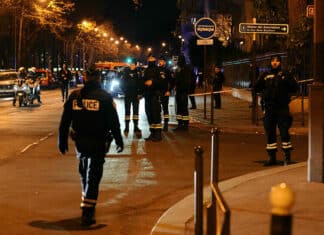 Un muerto y dos heridos por presunto ataque terrorista en París
