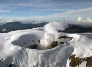 Colombia en alerta por nueva actividad en volcán Nevado del Ruiz