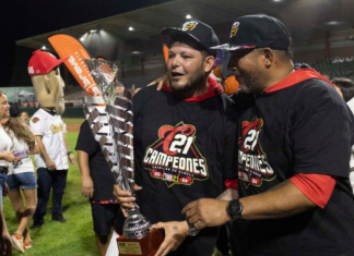 Yadier Molina conquista el título de campeón con los Criollos de Caguas