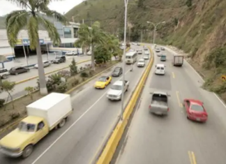 Denuncian que bote de aguas servidas ocasionan accidentes en la Panamericana (+FOTOS)