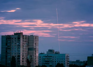 Misil ruso cae en plena operación en un hospital en Ucrania (+Video)