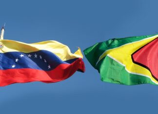 Bloomberg: Guyana no aprobará exploración petrolera cerca de Venezuela hasta que la corte emita fallo