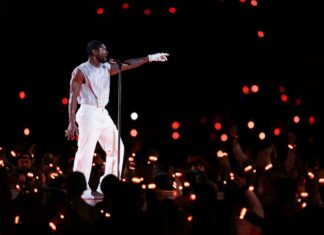 Usher puso a vibrar al público en el medio tiempo del Super Bowl (+Video)