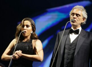 Así fue abucheada Anitta al presentarse con Andrea Bocelli (+Video)