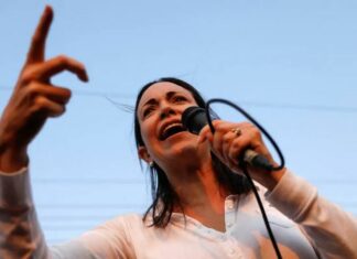 María Corina Machado carga contra gobernador de Barinas