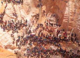 Autoridades realizan operaciones de salvamento en la mina “Bulla Loca”
