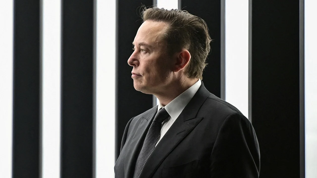 Elon Musk lanza advertencia sobre WhatsApp (+Detalles)