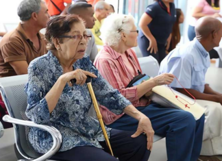 Banca venezolana ofrece servicio a domicilio a los adultos mayores (+REQUISITOS)