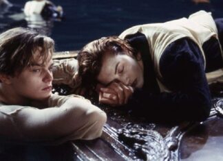 Subastan el trozo de madera de la escena final de ‘Titanic’