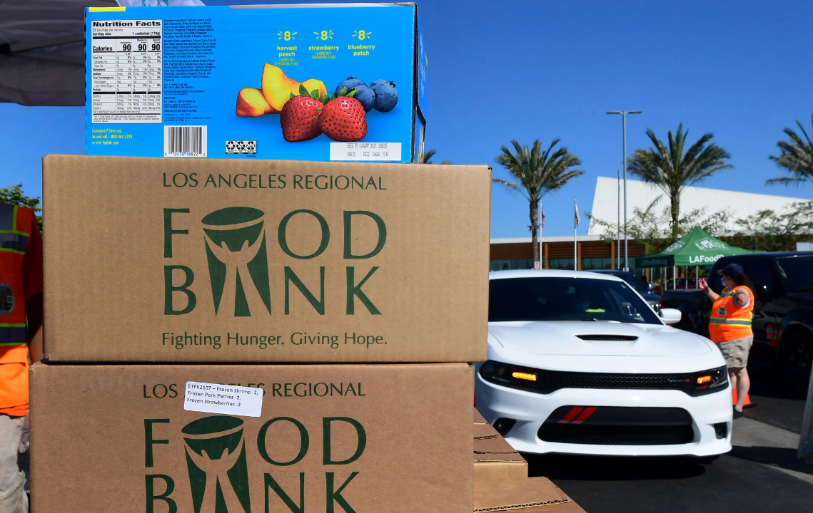 California entrega alimentos gratis en diversos centros comunitarios | Diario 2001