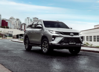 Toyota de Venezuela presenta las nuevas Hilux 2TR y Fortuner SW4
