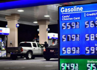 EEUU| Colocaban dispositivos en estaciones de gasolina para clonar tarjetas