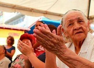 LO ÚLTIMO | Maduro realiza anuncio para abuelas y abuelos del país (+Detalles)