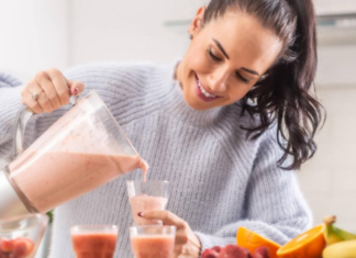 Sube tus defensas con un batido de fresas, zanahorias y piña