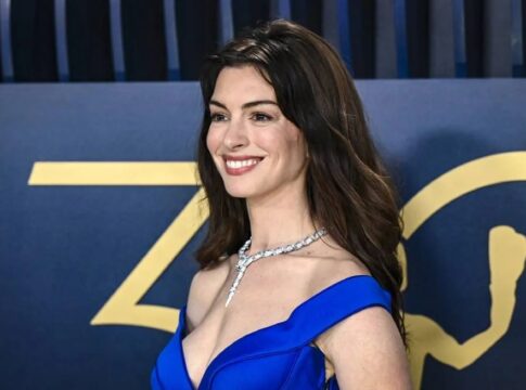 Anne Hathaway habla sobre la difícil situación que enfrentó durante una obra