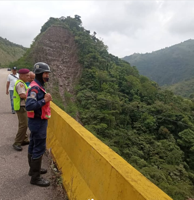 Hallan cadáver de sexagenario en el fondo de viaducto en Táchira