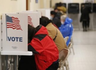 Comienza el reclutamiento de trabajadores electorales para las elecciones de EEUU