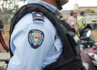 Detienen a cinco funcionarios policiales por extorsión (+Detalles)