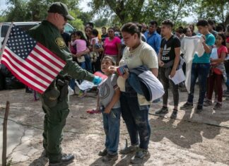 LO ÚLTIMO: CBP ofrece importante información sobre la expulsión de migrantes