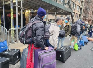 Nueva York| Familias de migrantes recibirán tarjetas de débito prepagadas (+Montos)