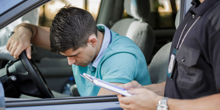 Multas por conducir sin licencia en EEUU: ¿Cuánto debe pagar...