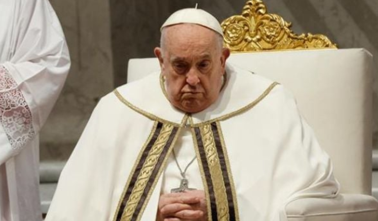 Papa Francisco suspende su participación en el viacrucis