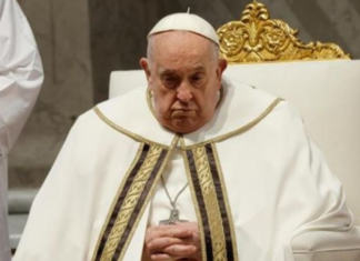 Papa Francisco suspende su participación en el viacrucis