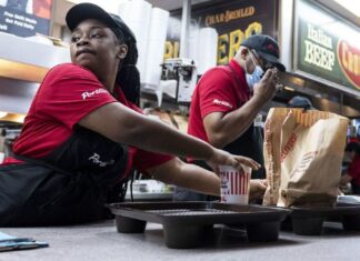 California | Conozca el nuevo salario mínimo de restaurantes de comida rápida (+Monto)