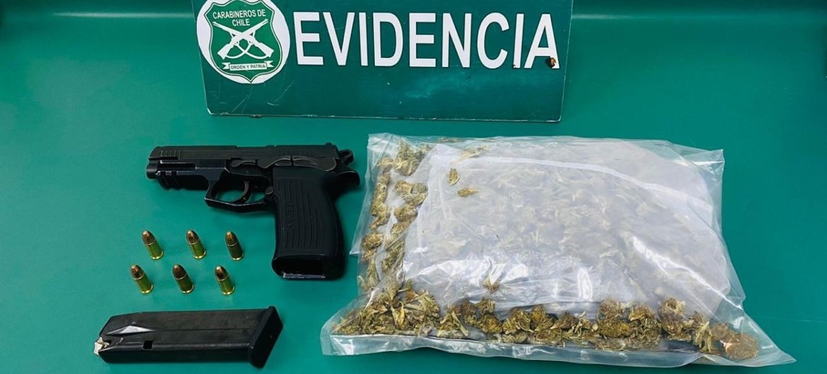 Atrapan a pareja de venezolanos con drogas y un arma en su vivienda