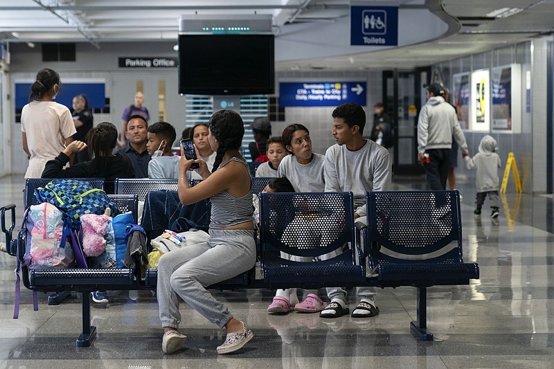 EEUU | ¿Qué exigen en aeropuertos para que migrantes