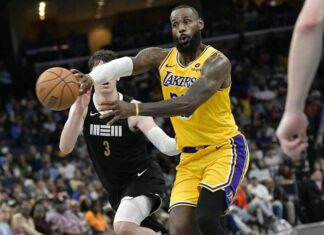 NBA: Los Lakers avanzan a la postemporada