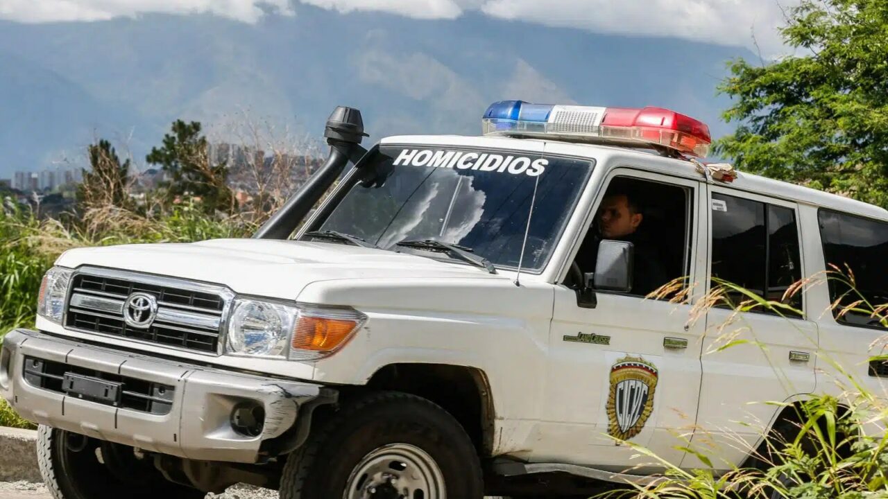 Hallan cuerpo de una mujer dentro de alcantarilla en Petare