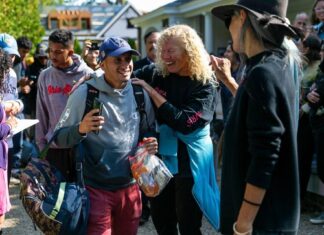 Venezolanos sacados de Florida por De Santis ahora pueden gozar de visado y protección