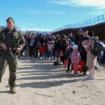 La nueva búsqueda de los inmigrantes para entregarse a las autoridades fronterizas entre México y EEUU