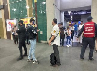 Desalojan a 38 buhoneros del Metro de Caracas